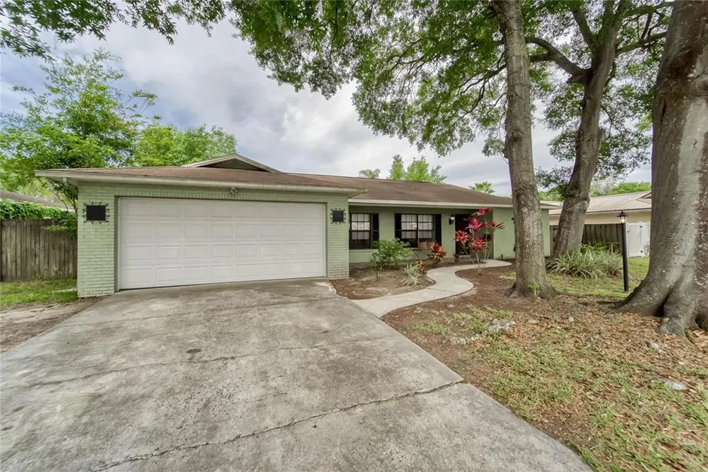 3803 Rolling Circle Valrico FL 33594