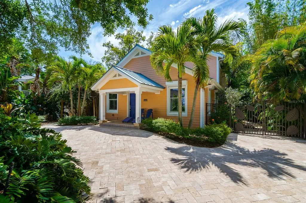 3010 W Chapin Avenue Tampa FL 33611