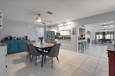 3820 46th Avenue S St Petersburg FL 33711