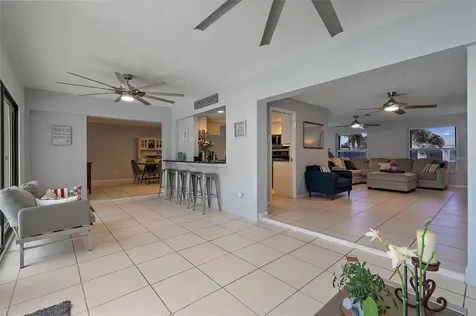 3820 46th Avenue S St Petersburg FL 33711