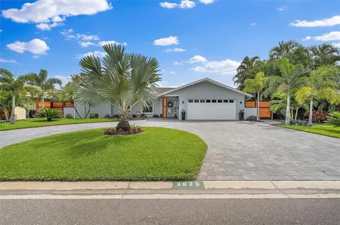 3820 46th Avenue S St Petersburg FL 33711