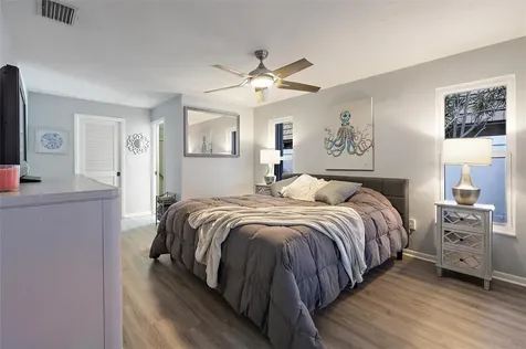 3820 46th Avenue S St Petersburg FL 33711
