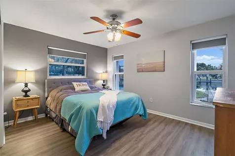3820 46th Avenue S St Petersburg FL 33711