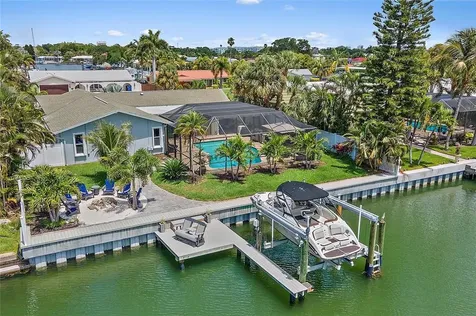 3820 46th Avenue S St Petersburg FL 33711