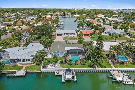 3820 46th Avenue S St Petersburg FL 33711