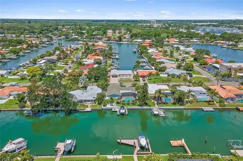 3820 46th Avenue S St Petersburg FL 33711