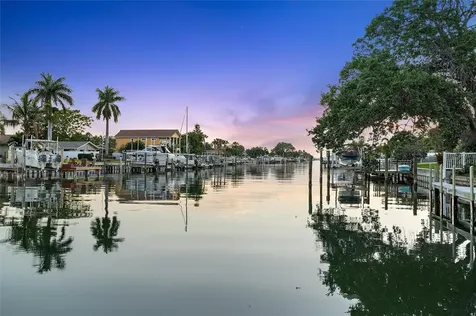 3820 46th Avenue S St Petersburg FL 33711