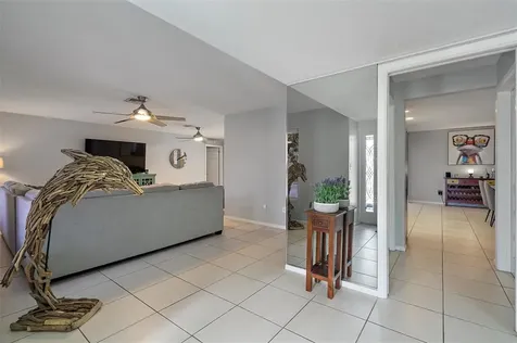 3820 46th Avenue S St Petersburg FL 33711