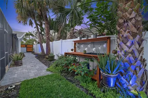 3820 46th Avenue S St Petersburg FL 33711