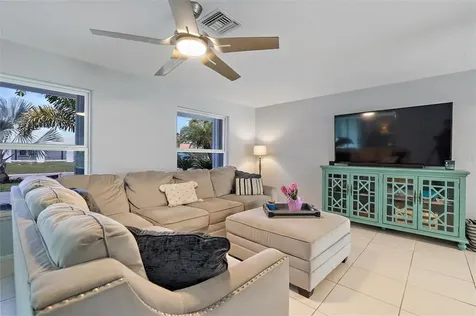 3820 46th Avenue S St Petersburg FL 33711