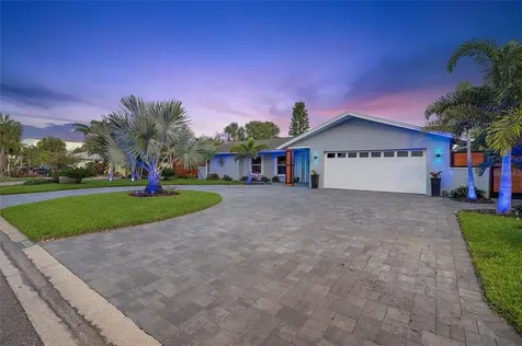 3820 46th Avenue S St Petersburg FL 33711