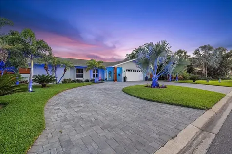 3820 46th Avenue S St Petersburg FL 33711