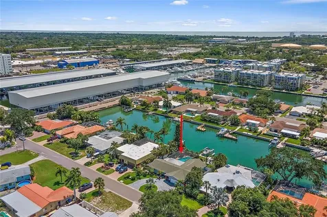 3820 46th Avenue S St Petersburg FL 33711