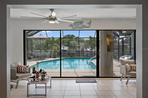 3820 46th Avenue S St Petersburg FL 33711