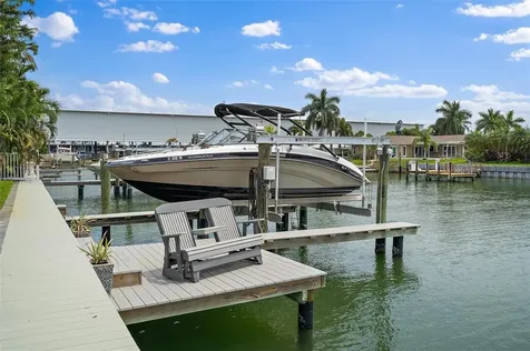 3820 46th Avenue S St Petersburg FL 33711