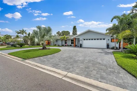 3820 46th Avenue S St Petersburg FL 33711