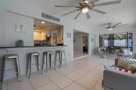 3820 46th Avenue S St Petersburg FL 33711