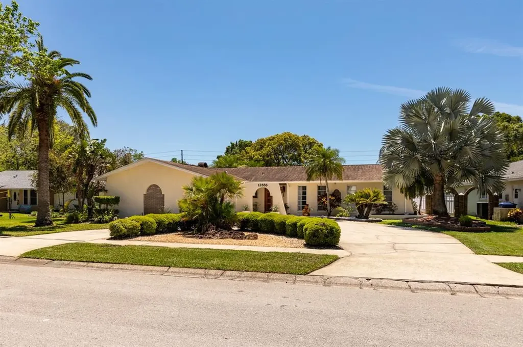 12886 Lois Avenue Seminole FL 33776