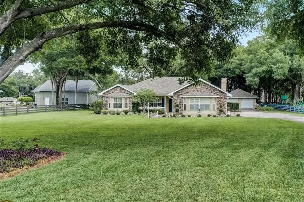 1785 Abrams Road Eustis FL 32726