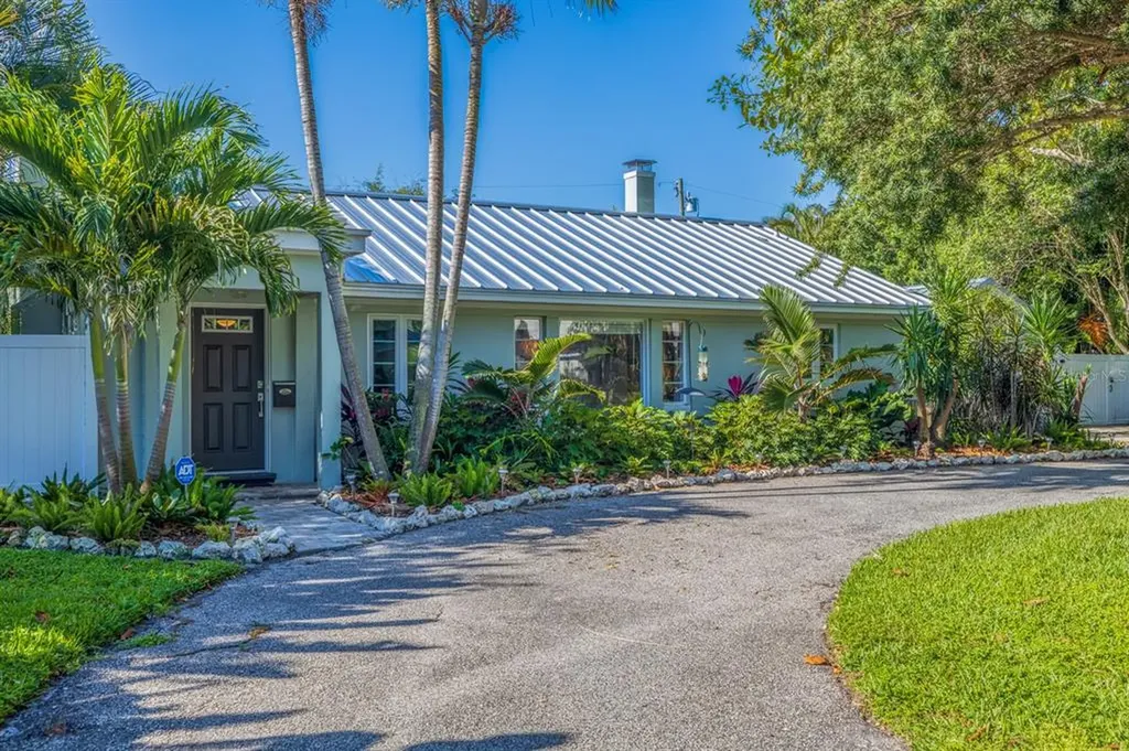 220 63rd Avenue S St Petersburg FL 33705