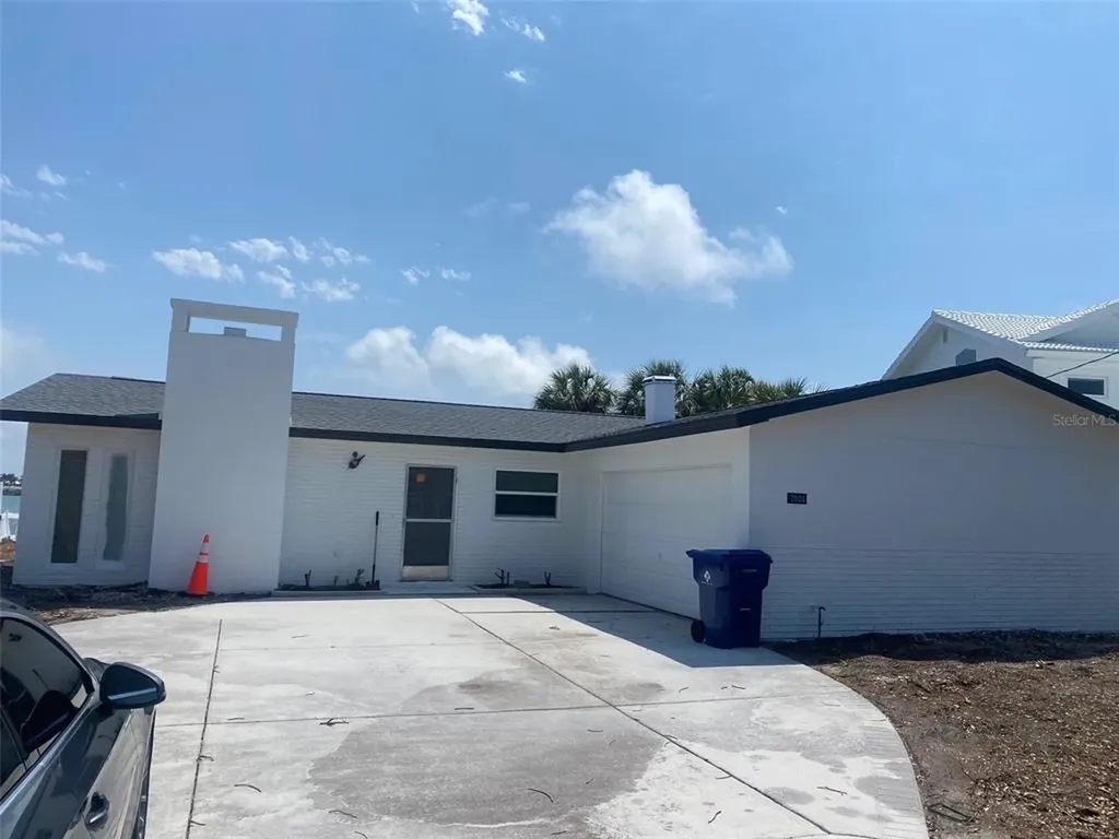 7000 S Shore Drive S South Pasadena FL 33707