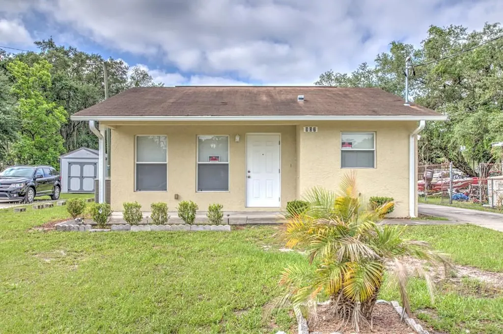907 W Washington Street Plant City FL 33563