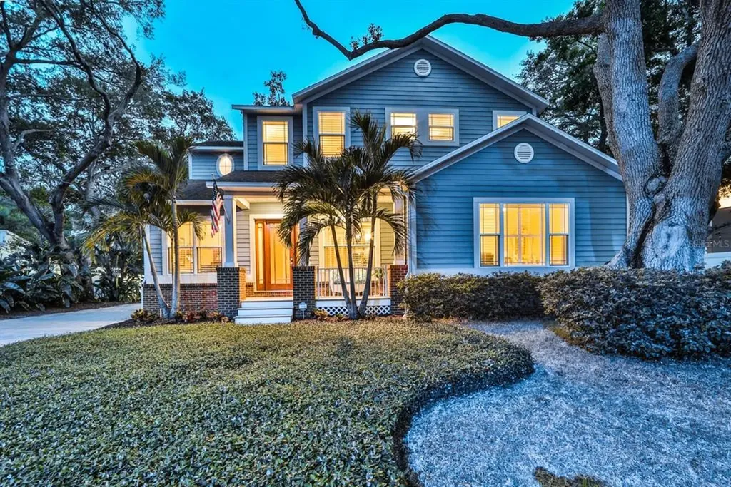 2818 Sanders Drive Tampa FL 33611