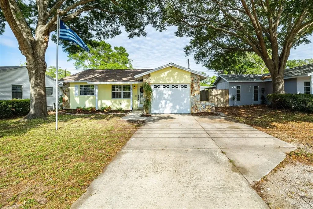 4915 16th Street N St Petersburg FL 33703