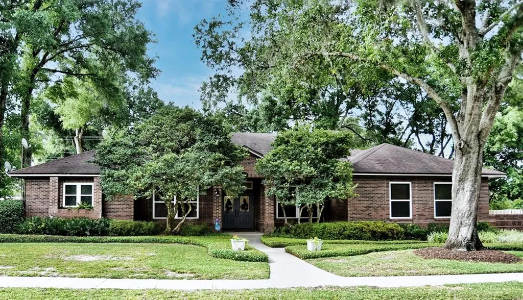 1884 Derbyshire Road Maitland FL 32751