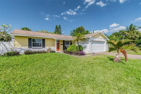 4670 Neptune Drive SE St Petersburg FL 33705