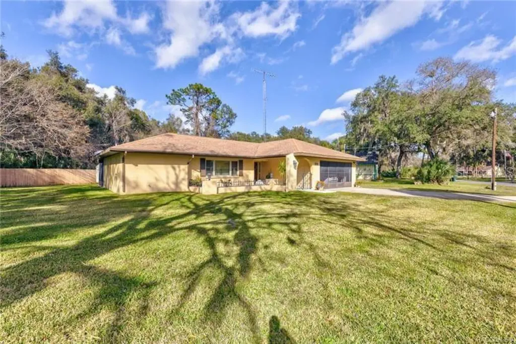 11249 W Cedar Lake Drive Crystal River FL 34428