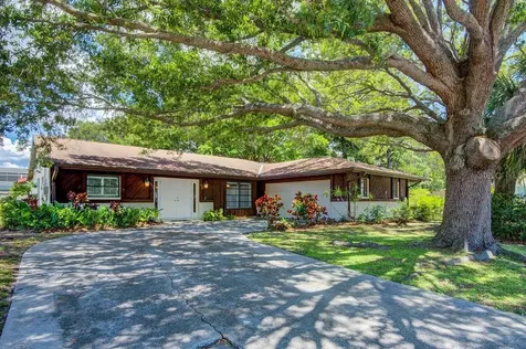 832 Alderwood Way Sarasota FL 34243
