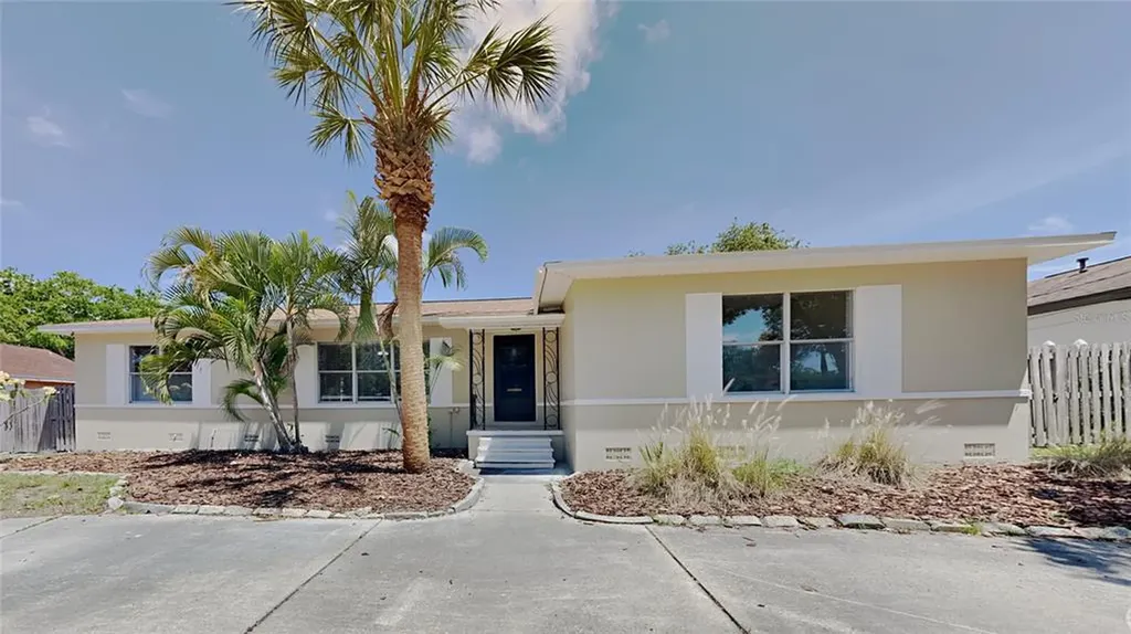 4945 Burlington Avenue N St Petersburg FL 33710
