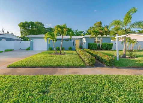 5851 31st Avenue N St Petersburg FL 33710