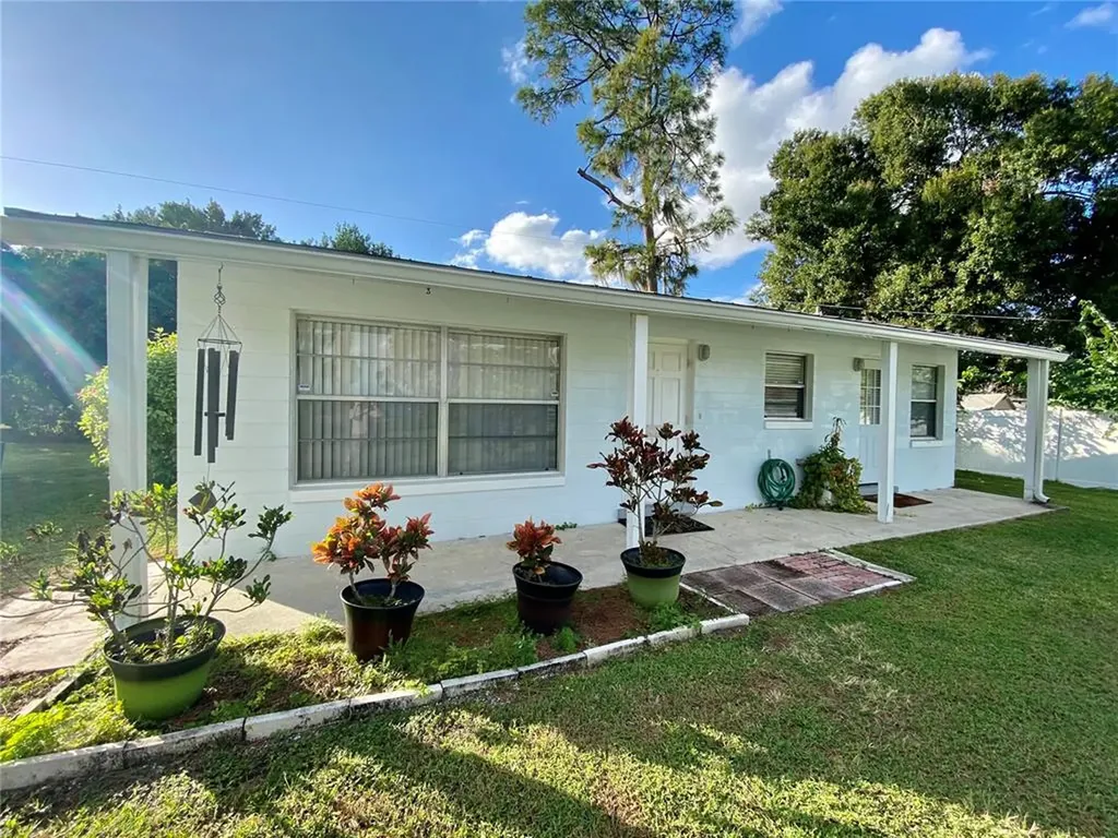 1505 W Lake Cannon Drive NW Winter Haven FL 33881