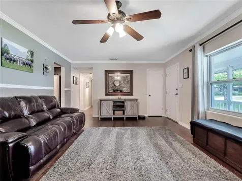 242 Oakwood Drive Casselberry FL 32707
