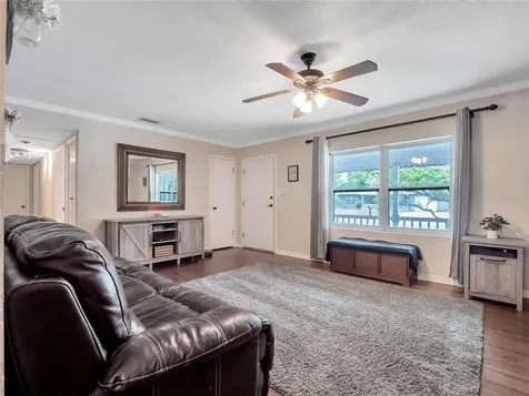 242 Oakwood Drive Casselberry FL 32707