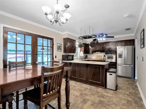 242 Oakwood Drive Casselberry FL 32707