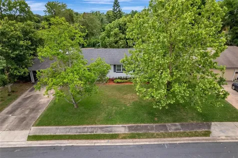242 Oakwood Drive Casselberry FL 32707