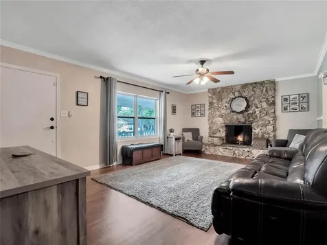 242 Oakwood Drive Casselberry FL 32707