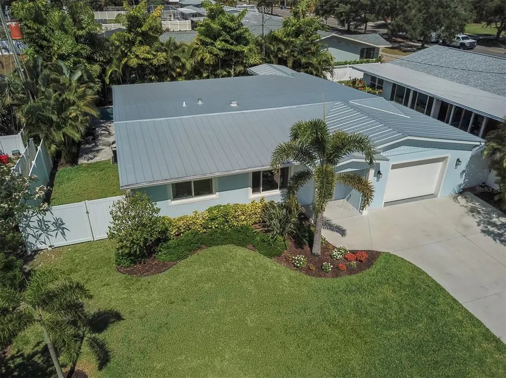 704 Riviera Street Venice FL 34285