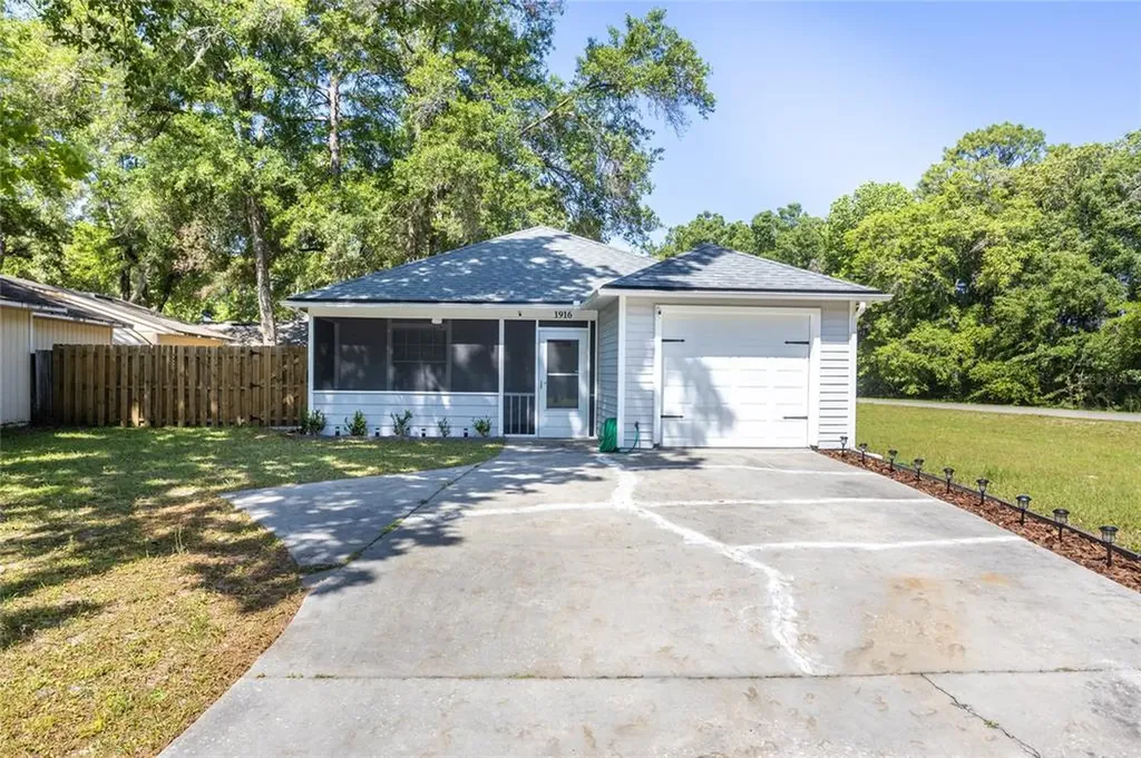 1916 SW 73rd Street Gainesville FL 32607