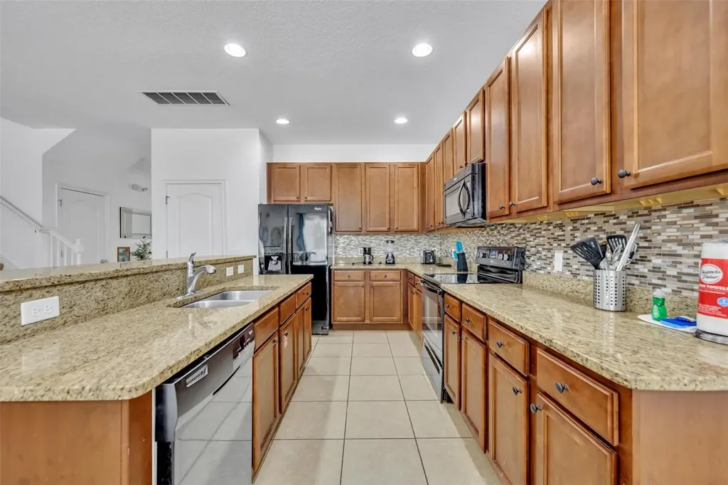 5244 Oakbourne Avenue Davenport FL 33837