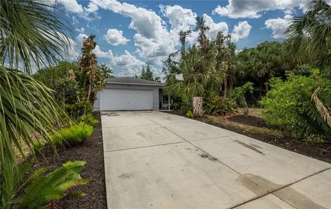3302 Sikeston Avenue North Port FL 34286