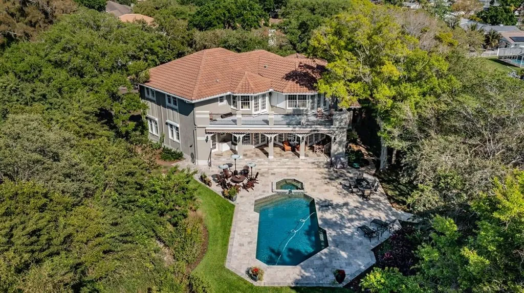 400 Bay Laurel Court NE St Petersburg FL 33703
