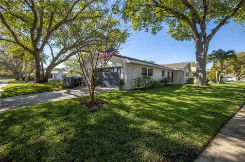 6624 121st Street Seminole FL 33772