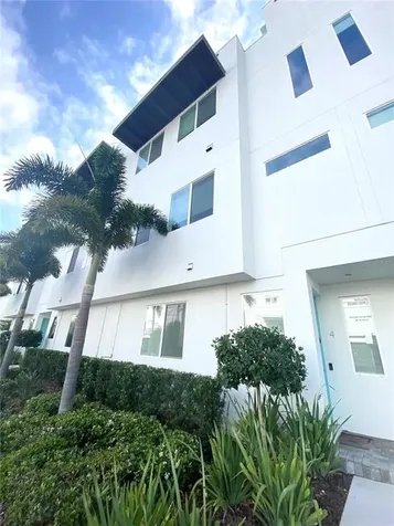 3100 W Paul Avenue Tampa FL 33611
