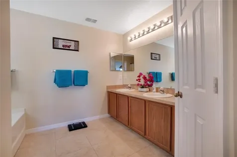987 Flower Fields Lane Orlando FL 32824