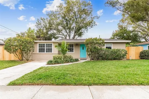 4704 W Bay Avenue Tampa FL 33616