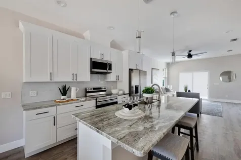 1066 16th Avenue S St Petersburg FL 33705